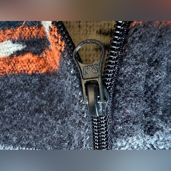 Native print zip up - Picture 7 of 11